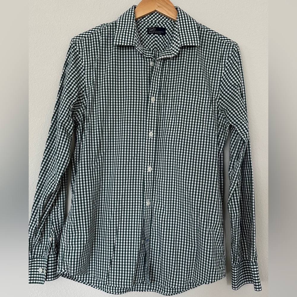 GAP Men's Green Plaid Button-Down Shirt